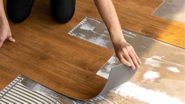 Can you install vinyl flooring without glue?