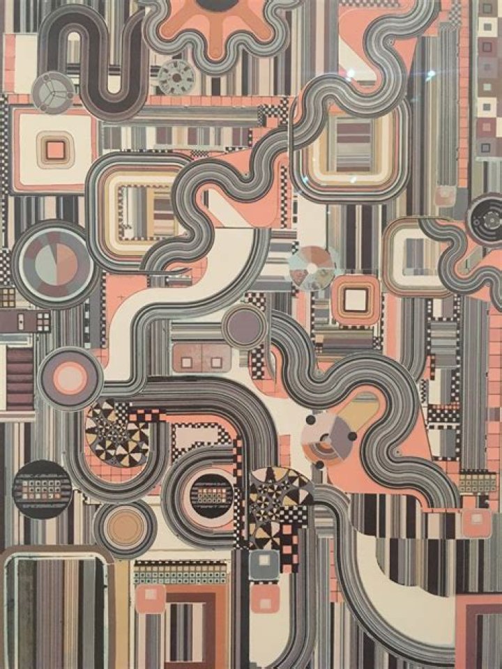What materials does Eduardo Paolozzi use?